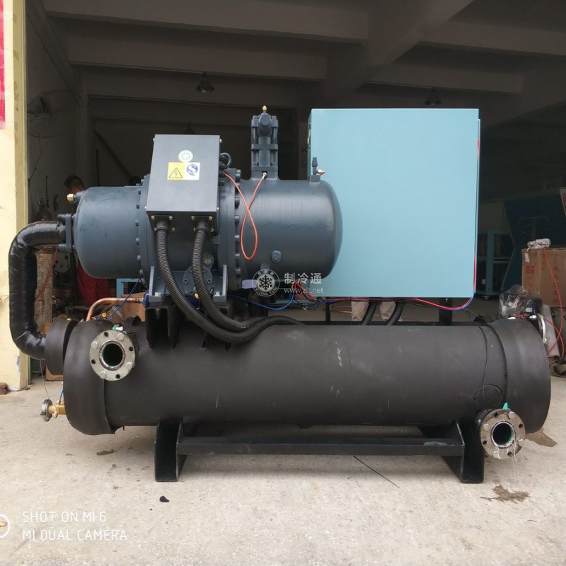 冷水機